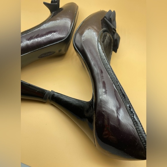 Sofft Women's Sz 9.5M Purple Patent Leather Peep Toe Heels Black Bows, Preowned - Picture 8 of 14